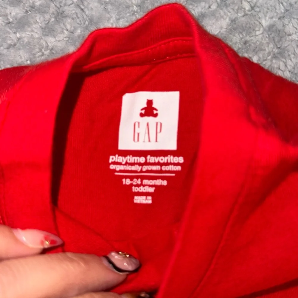 GAP Baby Boys 18-24M Red Shirt Distressed Jeans 2 Piece Set